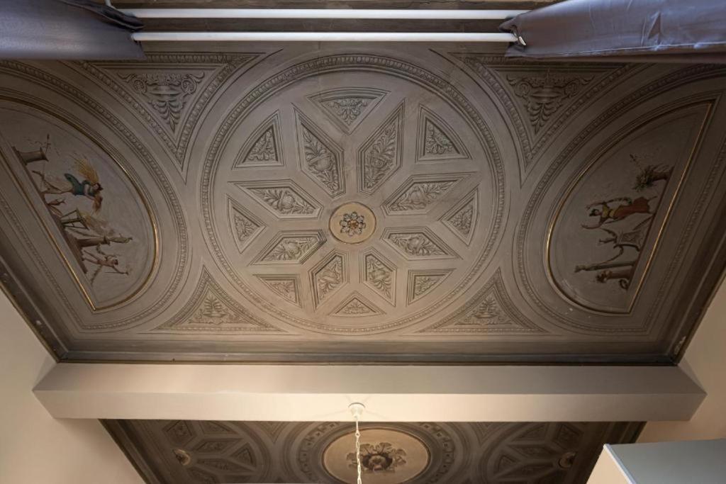 Due Torri Palace - Bolognacentro Luxury Rooms — Photos 2